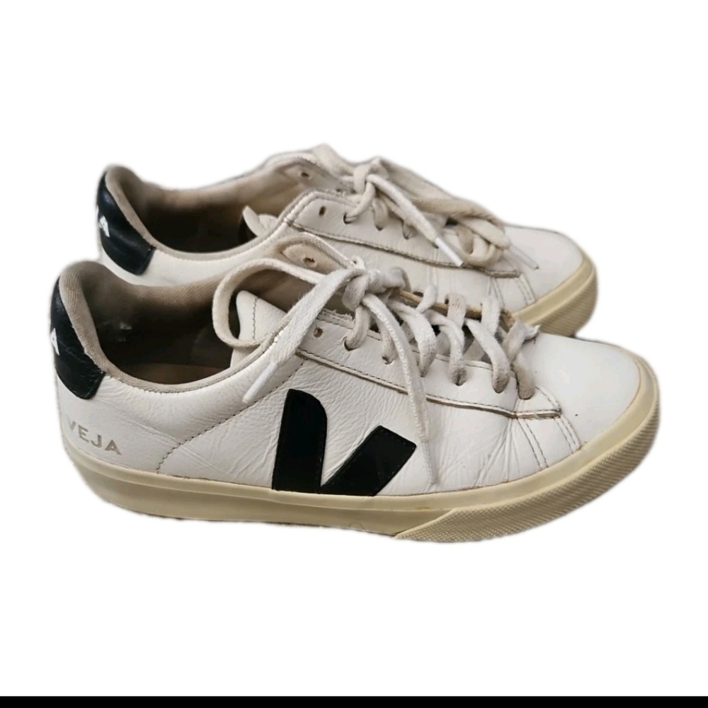 VEJA Womens White & Black Campo Leather Sustainable Designer Sneakers 6 - Picture 4 of 16